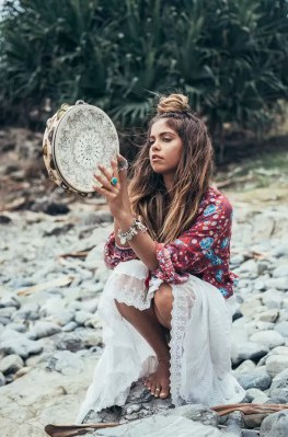 Девушки хиппи