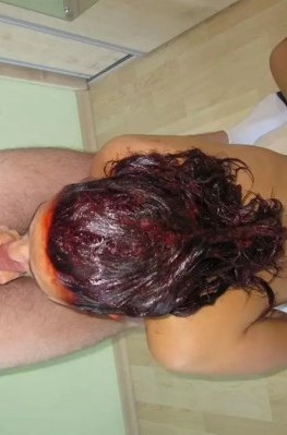 Сучка показывает свои дырочки после секса, фистинга и мастурбации