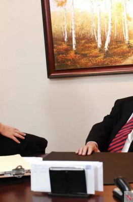 Возбужденная медсестра побивает подружек на лесбийский секс hd порно фото nurse