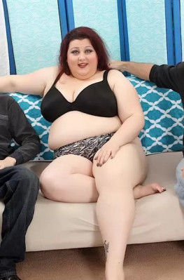 Мужики с большими членами в два ствола поимели толстую бабенку